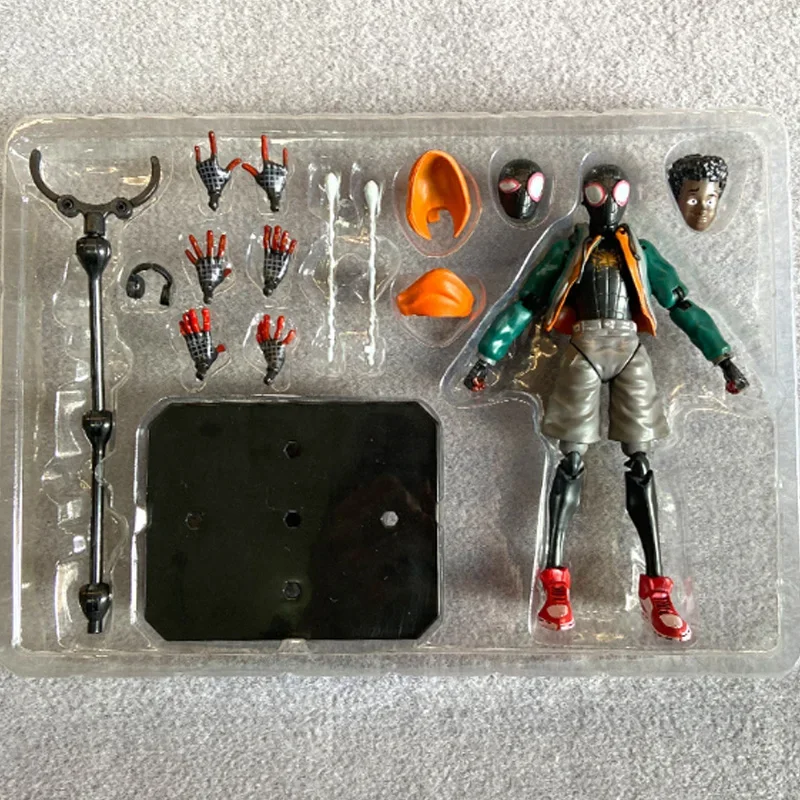 Figura de acción articulada de - Diy Headphone reseña y precio